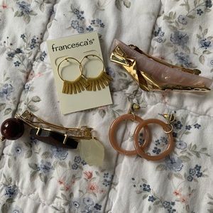 Free earrings / hair clips see description